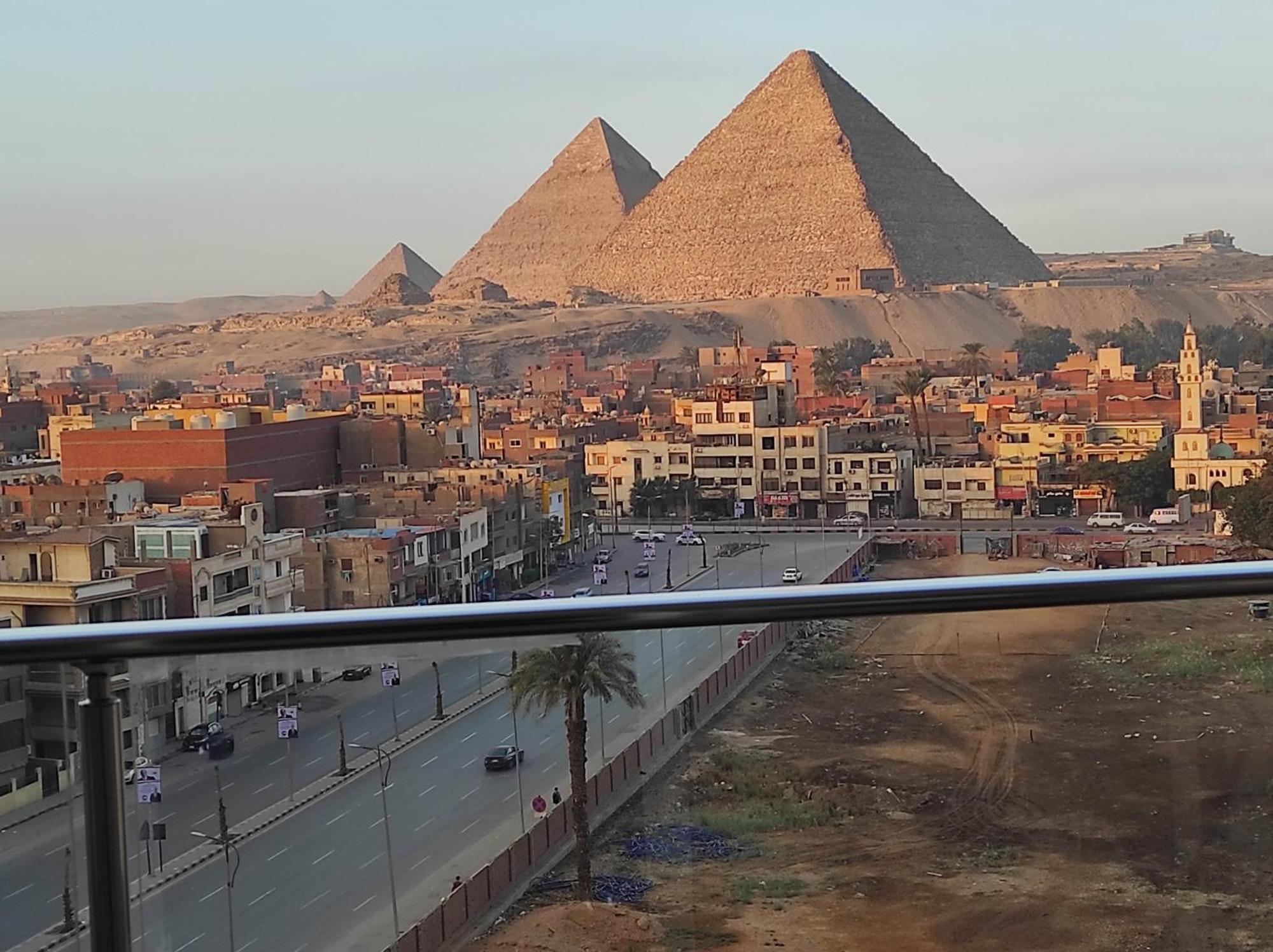 Pyramids View Suite/Vista Piramidi Kairó Kültér fotó