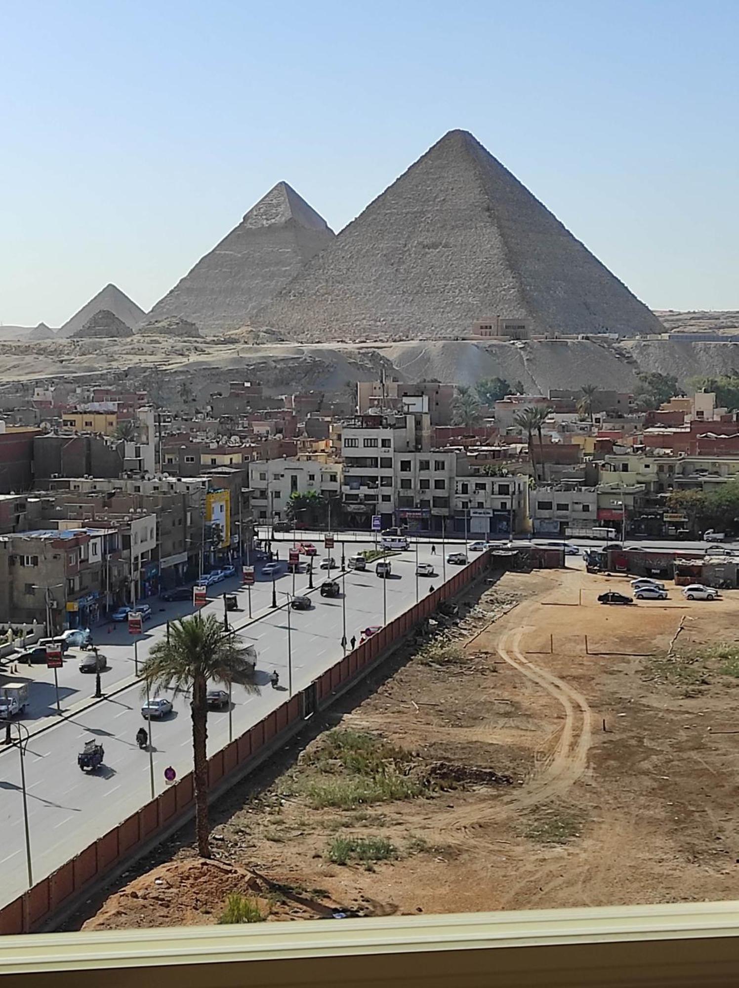 Pyramids View Suite/Vista Piramidi Kairó Szoba fotó