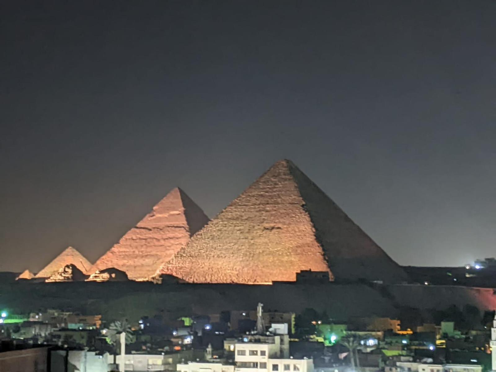 Pyramids View Suite/Vista Piramidi Kairó Szoba fotó