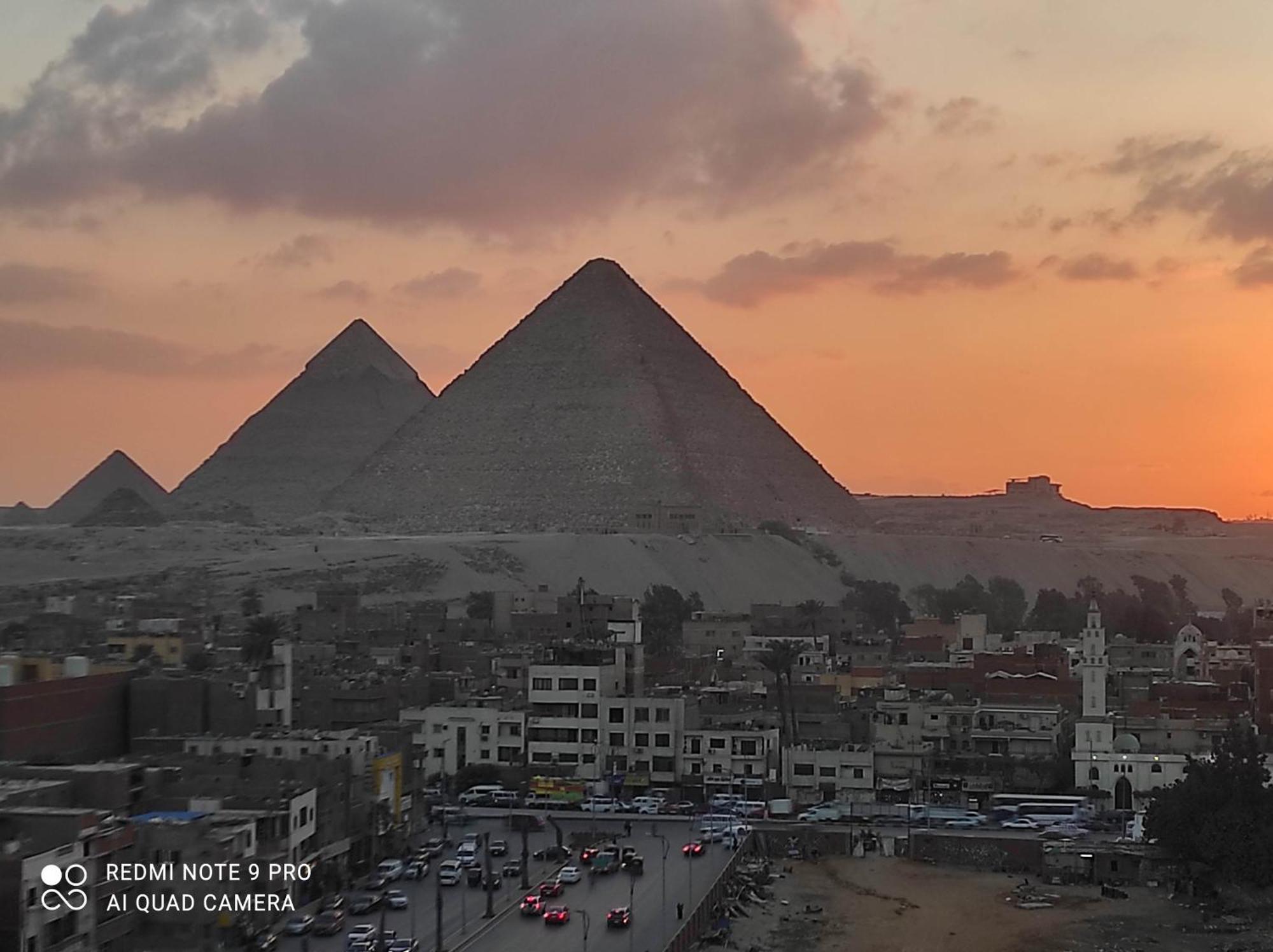 Pyramids View Suite/Vista Piramidi Kairó Szoba fotó